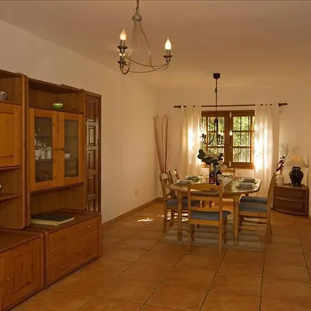 Sleeps 10 With Pool And Wifi Mácher