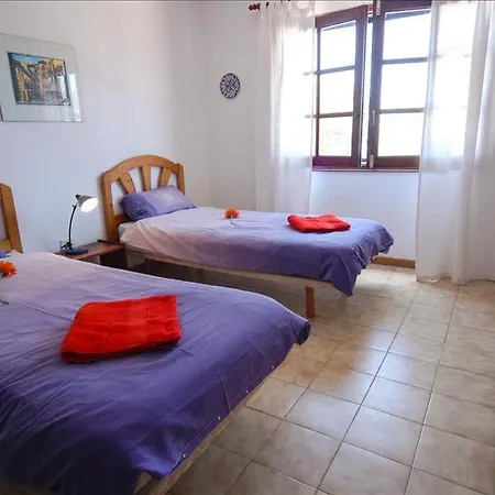 Sleeps 10 With Pool And Wifi Mácher
