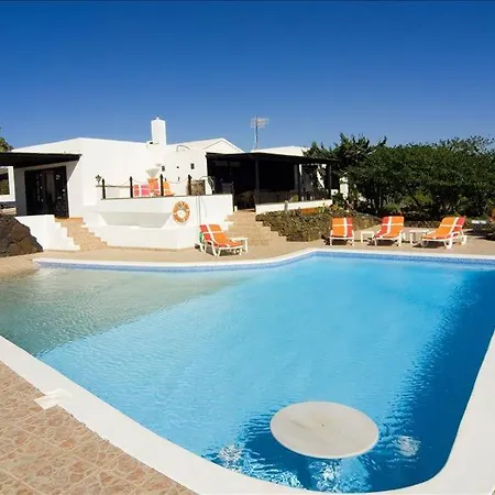 Sleeps 10 With Pool And Wifi فيلة