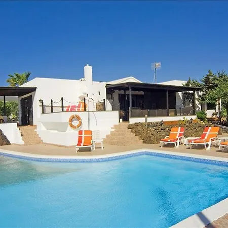 فيلة Sleeps 10 With Pool And Wifi *