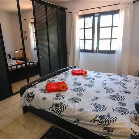 Sleeps 10 With Pool And Wifi